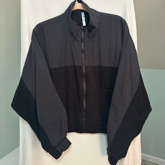 Fabletics Bobbie Glam Colorblock Cropped Jacket Black Full Zip size Large - Picture 3 of 16
